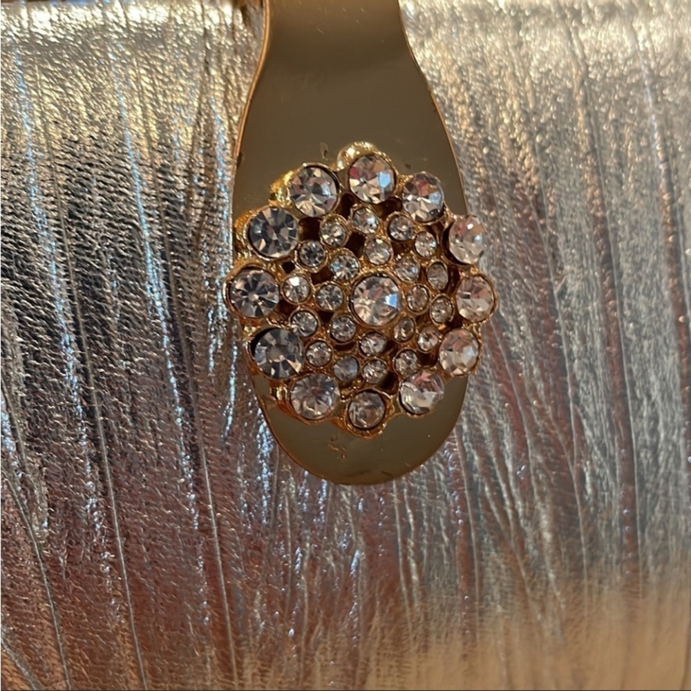 Elegant Gold Evening Clutch Handbag - Picture 3 of 7